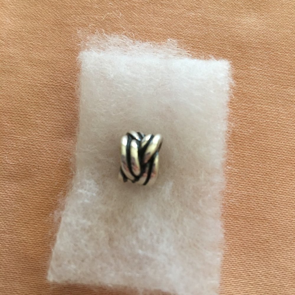 Pandora Forget-Me-Knot Charm